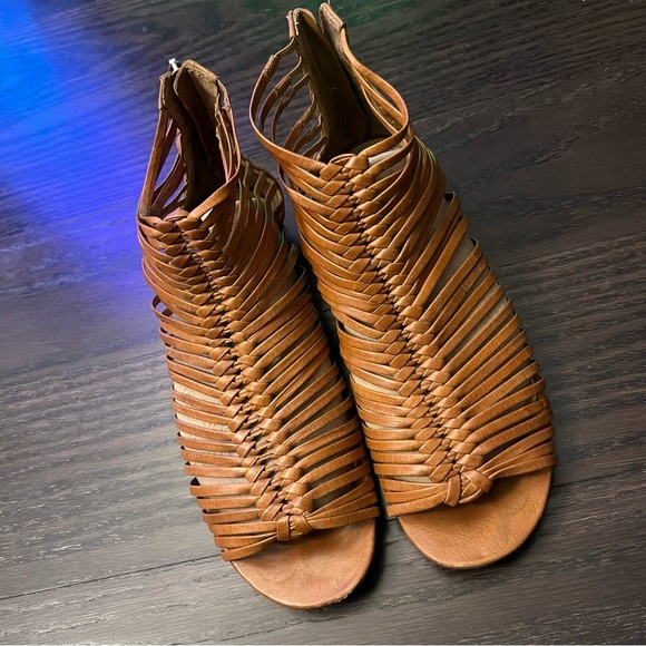 Enzo Angialini leather straps sandals,size 8.5,summer/spring fashion,small wedge - Picture 8 of 12